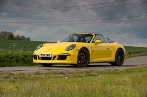 Porsche 911 Targa 4 GTS 2015 года (UK)